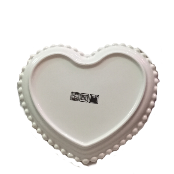 Heart-Shaped White Ceramic Plate - Picture 2 of 2